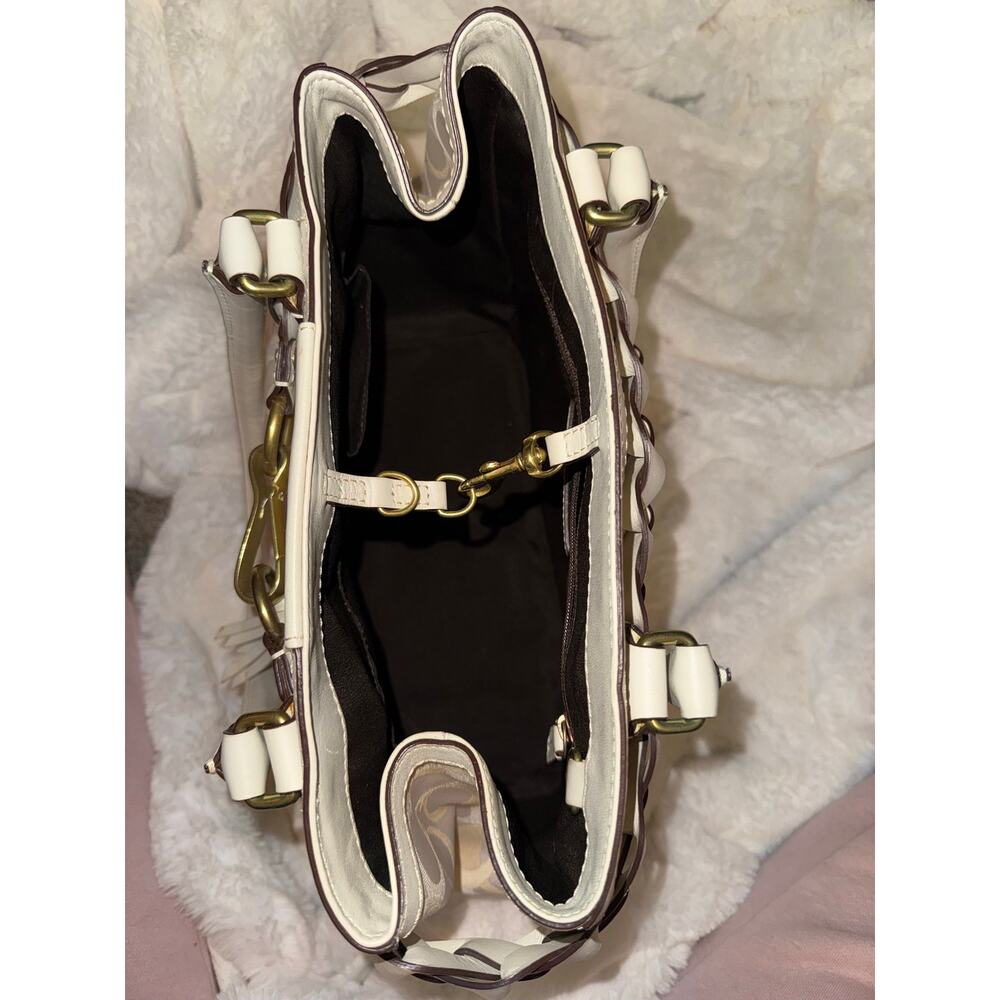 Vintage Coack Hampton handbag in beautiful Ivory - Picture 6 of 13